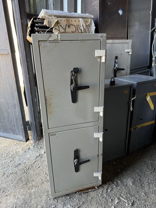 Сейфы для офисов и дома б/у