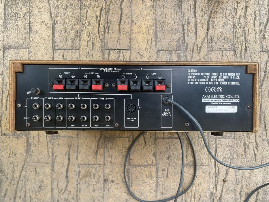 Akai AM-2200 amplificator audio ( linie / instrumente )