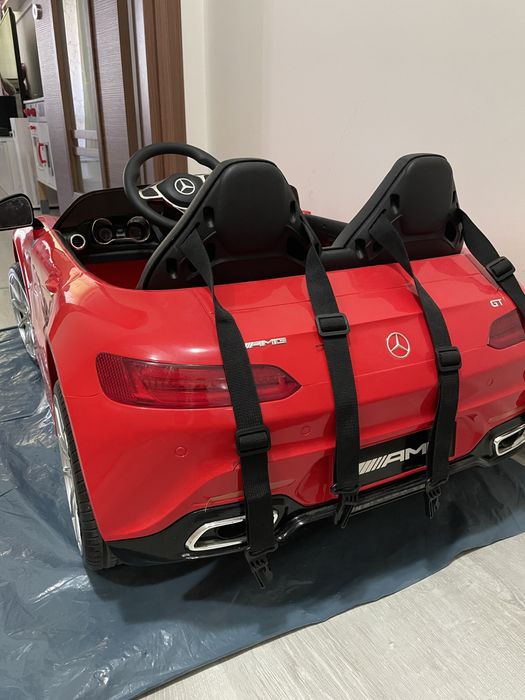 Акумулаторна кола Мерцедес с две места