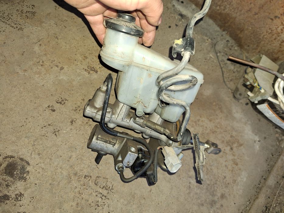 Запчасти  тойота crown