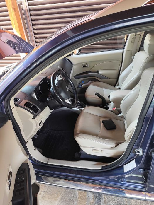 Citroen C-Crosser 2.2 hdi