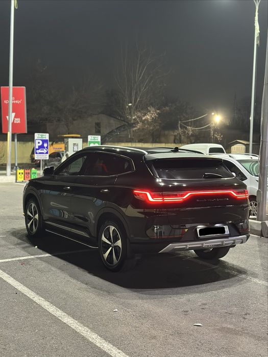 BYD Song Plus Flagship 2022 elektromobil srochna sotiladi