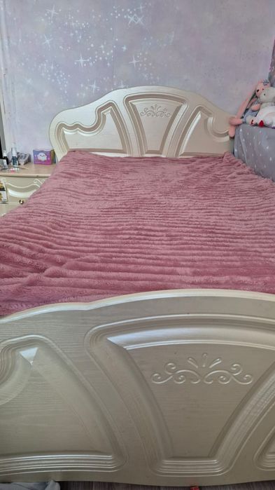 Продам кровать б/у с матрасом