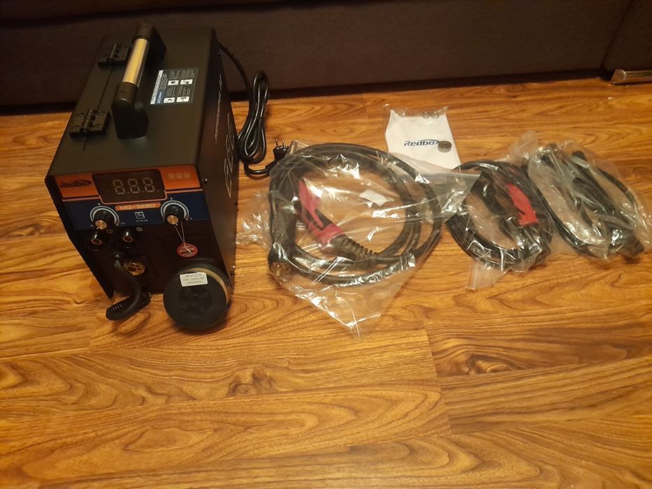 Aparat de sudura MMA Redbo 328A