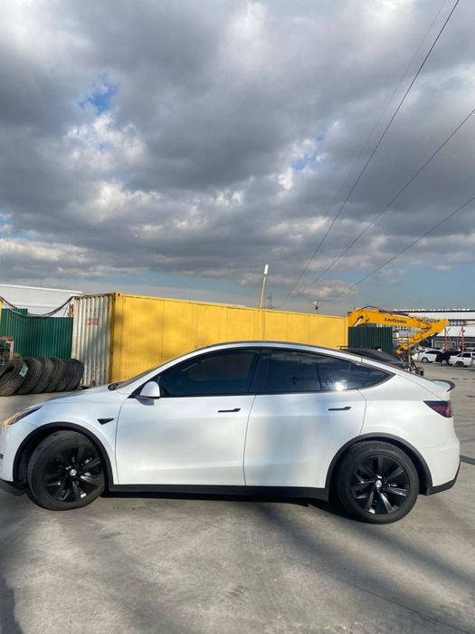 Tesla Model Y 2022 long range