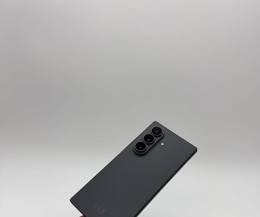 Samsung Galaxy Z Fold 8 Ultra 256 GB Graphite |Като нов | 24м. Гаранция