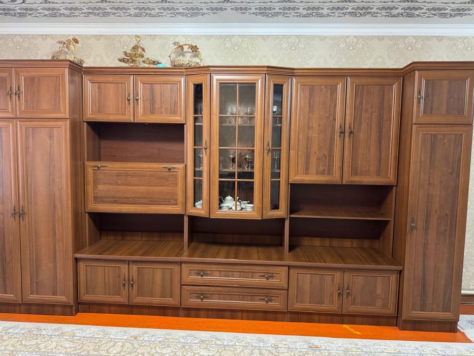 Шкаф для гостииной