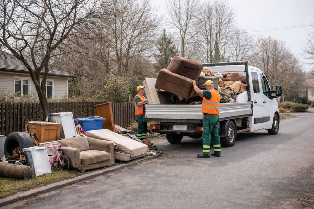 Debarasări Debarasare Apartamente Moloz Deșeuri  Beciuri Pivnițe curți