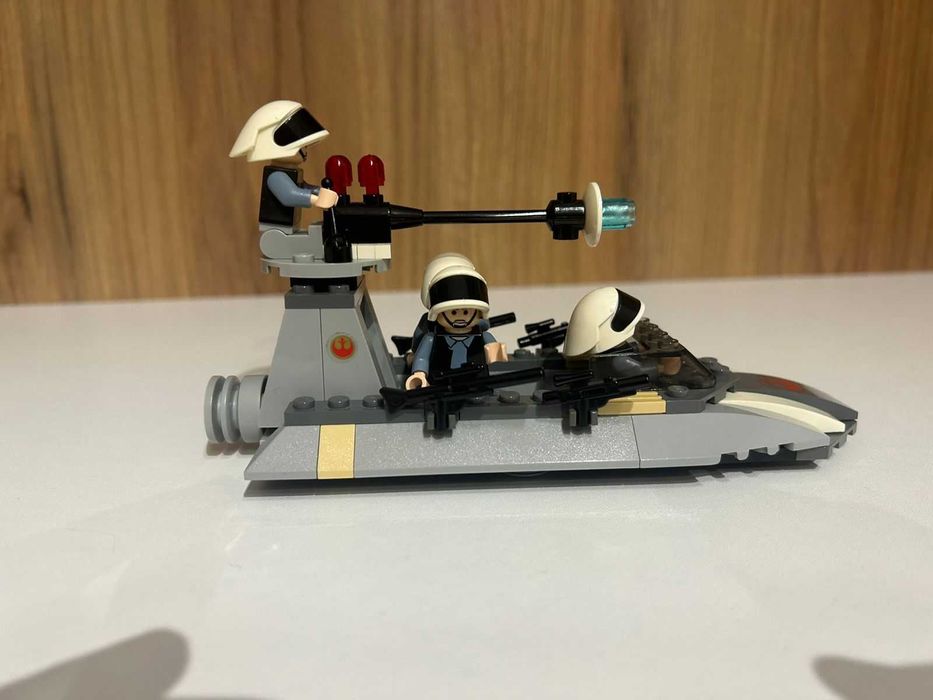 LEGO Star Wars 7668 Rebel Scout Speeder (2008)