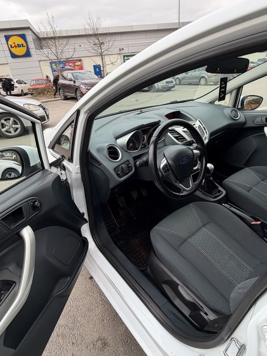 Ford Fiesta 1.4 бензин с фабрична газова