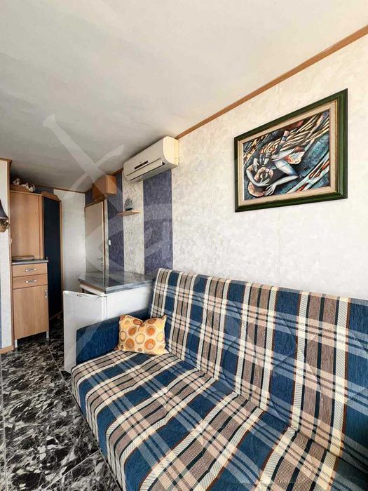 Дава се под наем Едностаен апартамент в Варна, Център - 30 кв.м за 298.86 € - Снимка #2