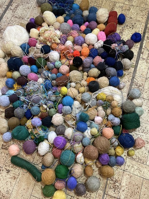 Шерсть и пряжа разная всех цветов радуги