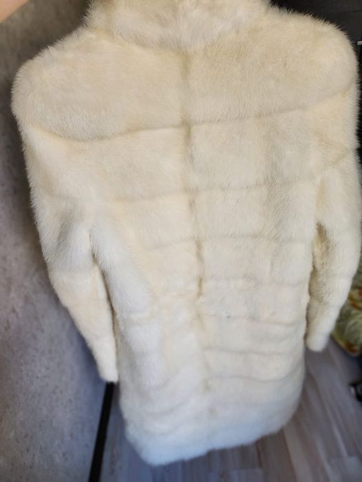 Продам белую норку