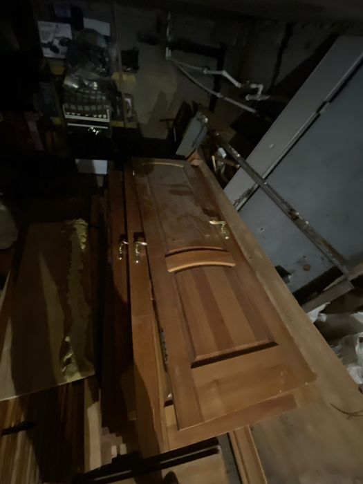 Продам деревянные двери