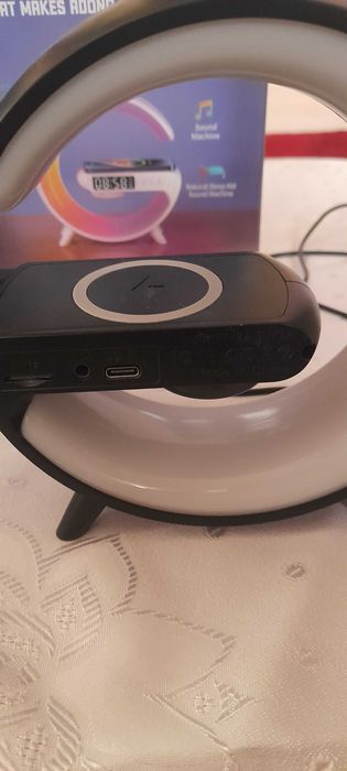 Smart LED Лампа Безжично Бързо Зареждане, Часовник