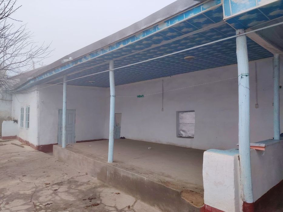 Hovli  sotiladi srochna