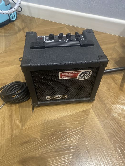 Продается гитара Squier Stratocaster 2в1