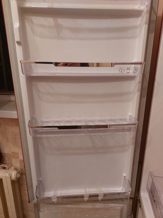 Холодильник Artel не рабочий