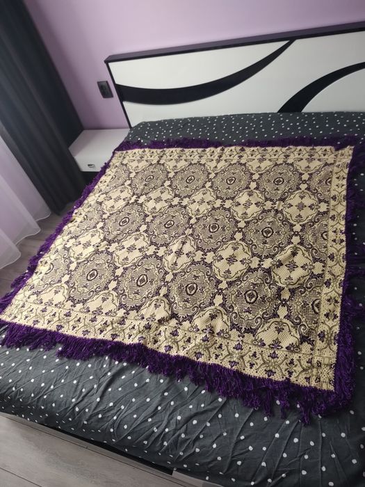 Покривка за маса нова