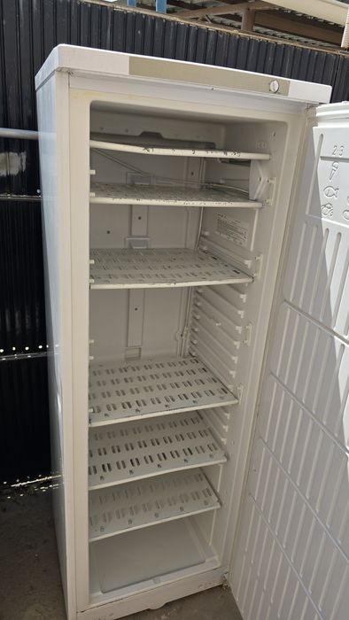 Морозильник вертикальный