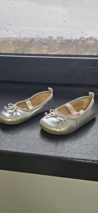 Balerini argintii fetite