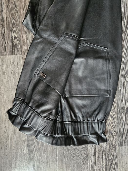 Zara-pantaloni imitație piele,blug