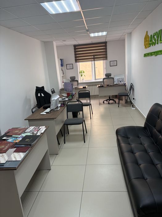 Офисные места в суб аренду