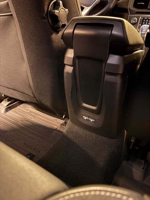 Vând Volvo V40 D2