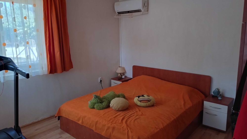 Дава се под наем Къща в с. Поляна, Област Силистра - 200 кв.м за 130000 € - Снимка #9