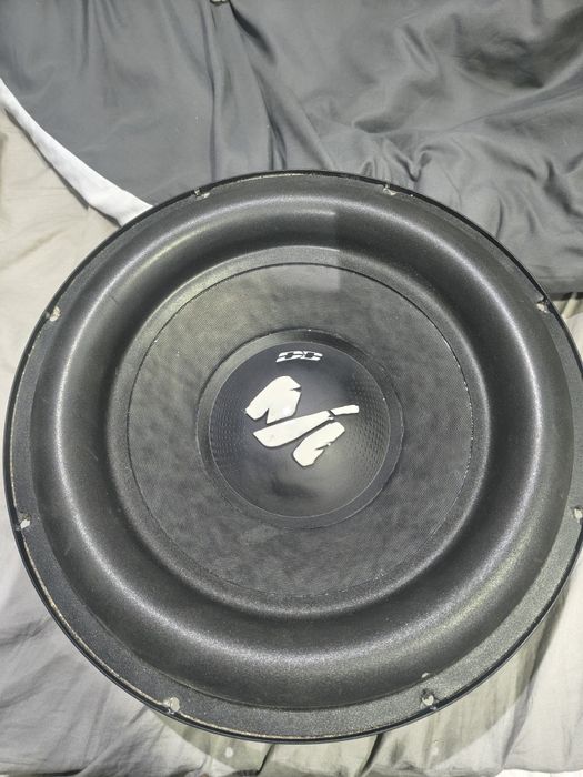 Subwoofer deafbonce