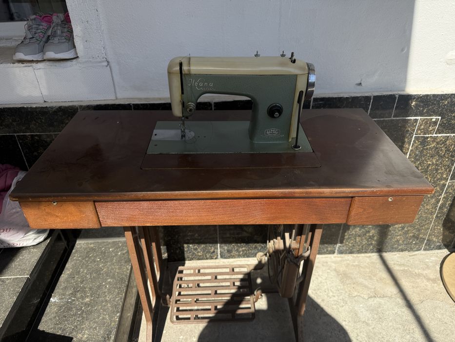 Masina de cusut Ileana cu mobilier