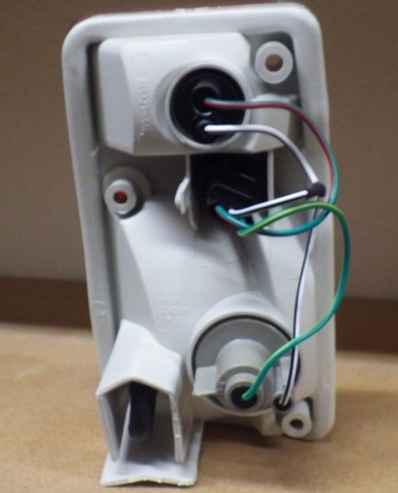 Lampa semnalizare Nissan Patrol Y60 (Model 1989-1995/1995-1997)