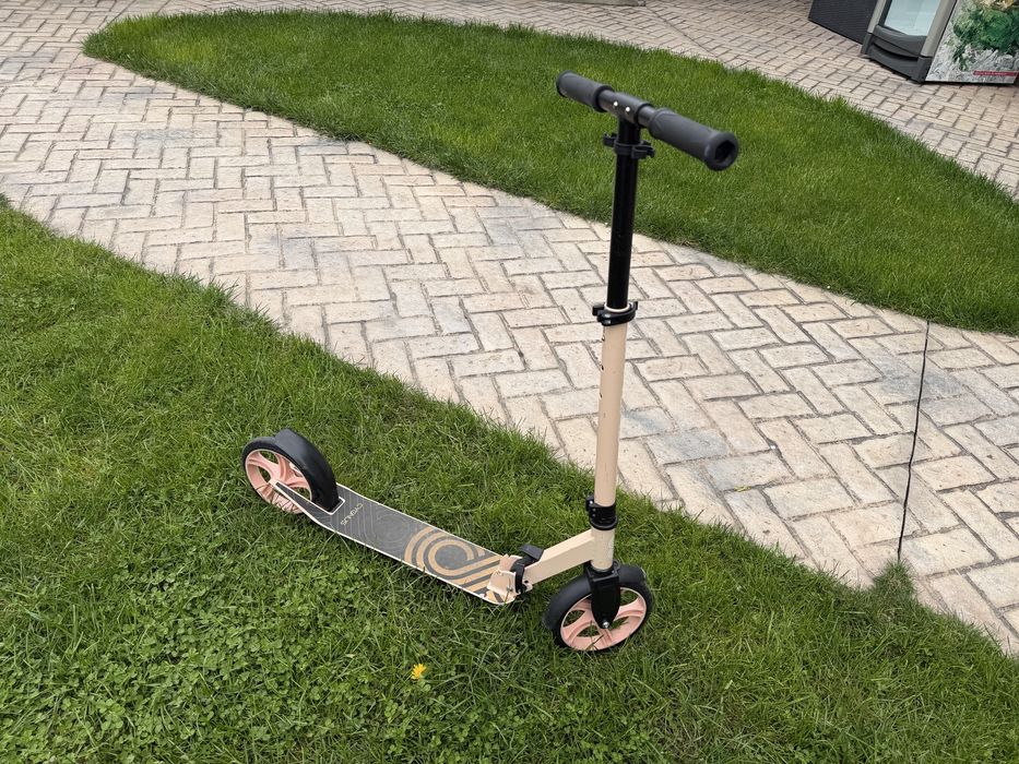 Trotineta  fete, Hervis