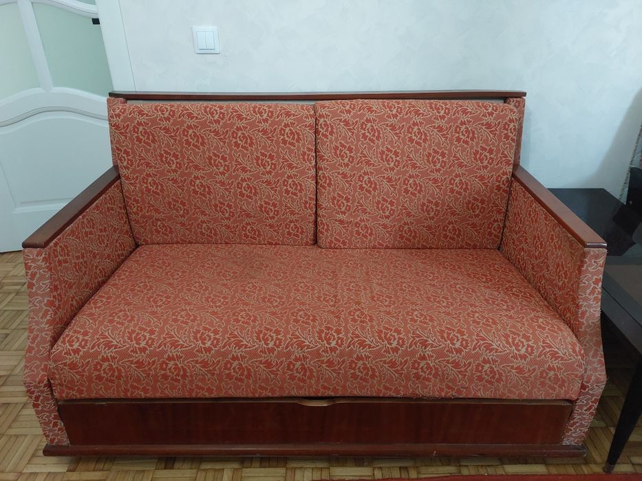 Canapea cu 2 locuri