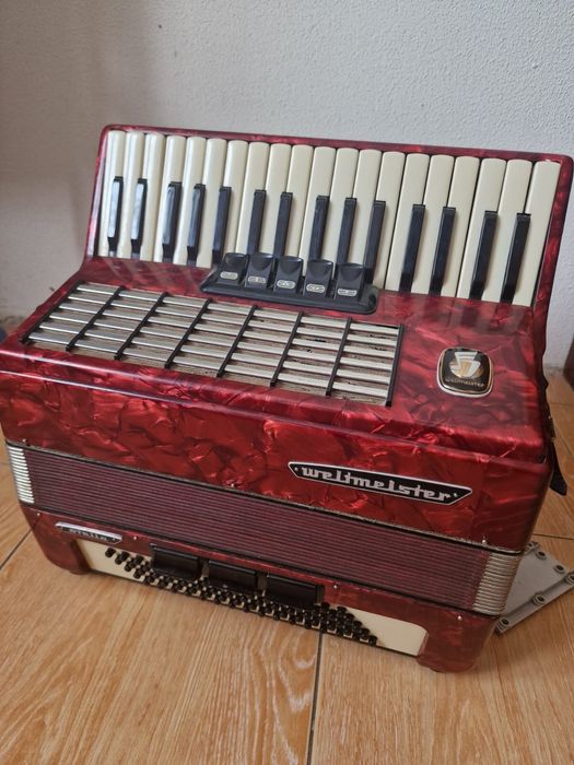 Продам акордион в отличном состоянии