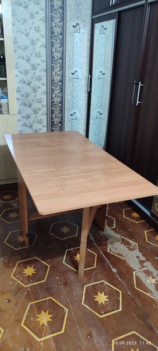 Продам стол книжка