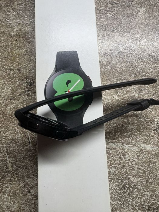 Galaxy Watch4 продам