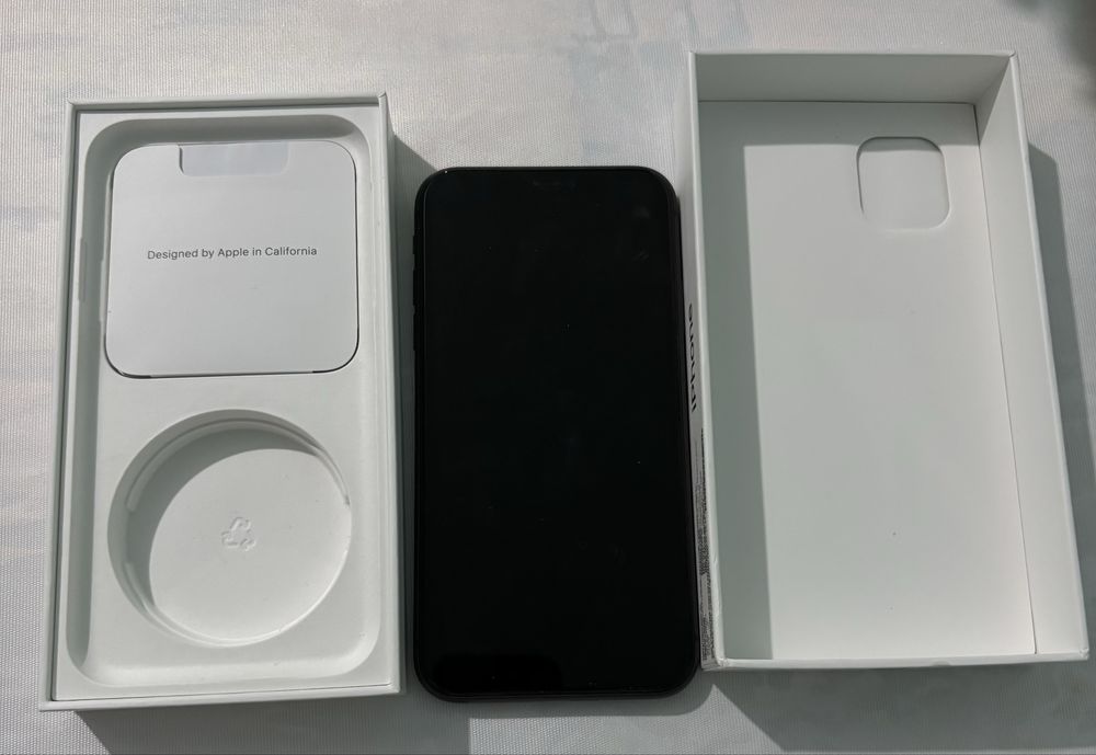 Продам IPhone 11