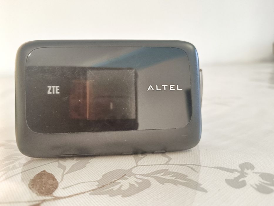 Altel 4G Wi-Fi роутер ZTE MF910L