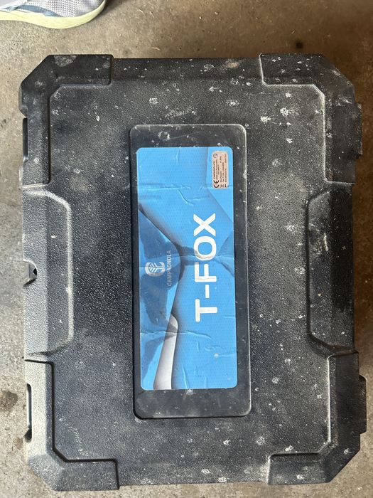 Fierastrau electric curatat copaci