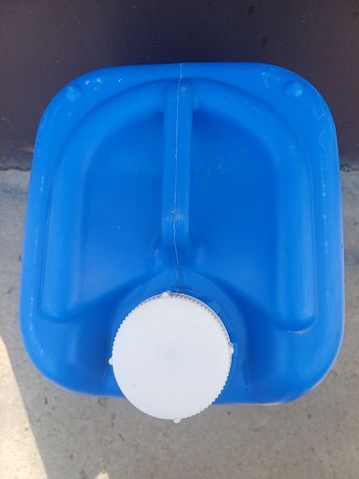 Канистры пластиковые