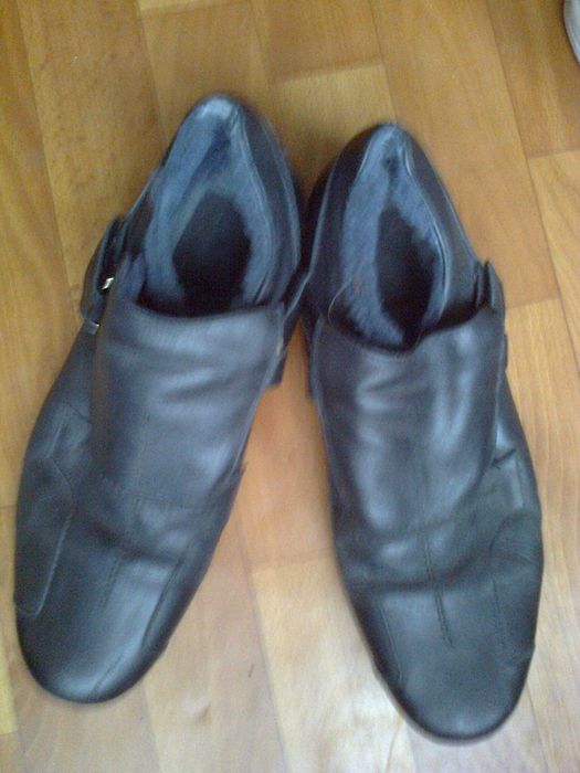 продается мужская обувь