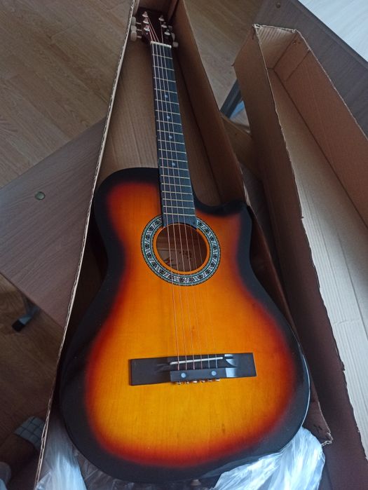 Гитара 25.000 тг