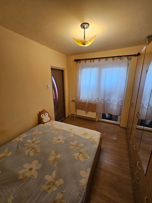 Dau în chirie apartament 2 camere.