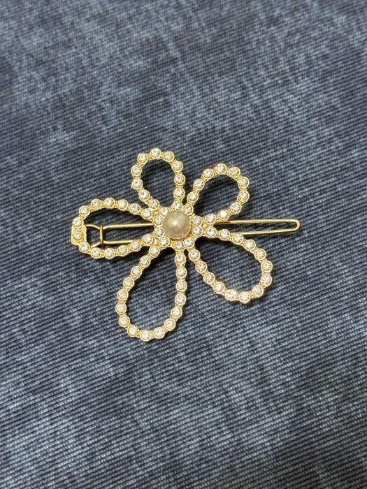 Женская    брошь