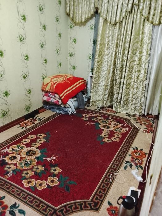 Olmazor tumani Qorasaroyda 3 xonali 63m² kvartira sotiladi.