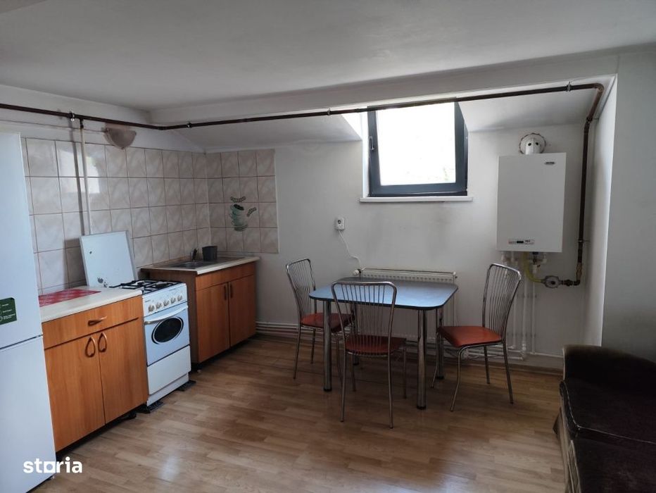 Garsoniera decomandata, 34 mp utili, zona biserica Madona Dudu
