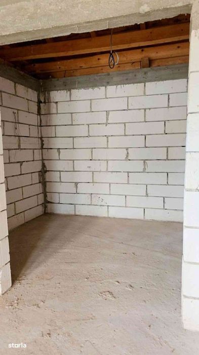 DE VÂNZARE! Proprietate Cu Arhitectură Unică Bunești Vâlcea 219.000 E