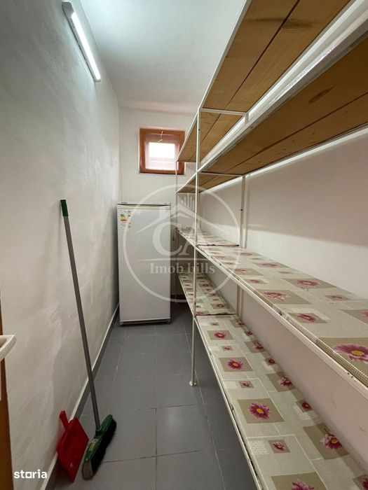 Casa de vânzare cu 8 camere de tip P+E+M in zona Rogerius, Oradea