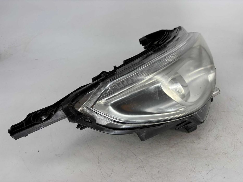 Far stanga/dreapta Peugoet 2008 an 2014